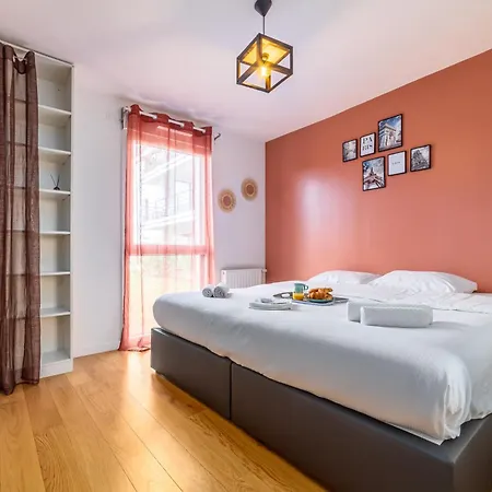 Disneyland 13min - Kingsize Bed - Private Parking - Terrace - Calm Village Apartment *
