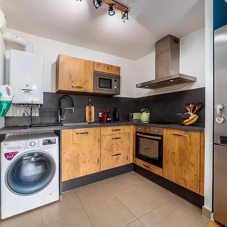 Apartment Disneyland 13min - Kingsize Bed - Private Parking - Terrace - Calm Village Ferrieres-en-Brie