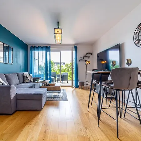 Disneyland 13min - Kingsize Bed - Private Parking - Terrace - Calm Village Appartement