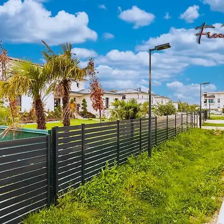 Appartement Disneyland 13min - Kingsize Bed - Private Parking - Terrace - Calm Village